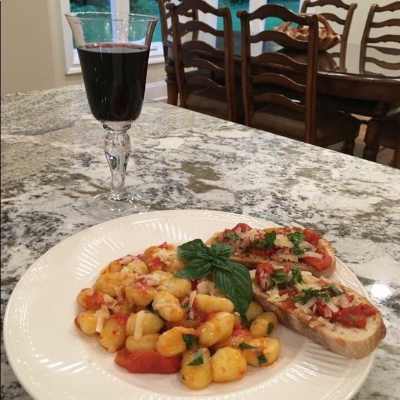 Meet your Posher, Cathy - Picture 4 of 6